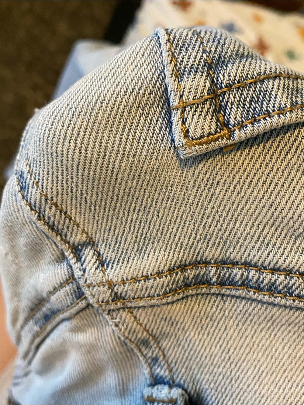 American Eagle light wash stretch curvy mom jeans - Picture 13 of 16